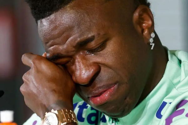 vinicius llorando