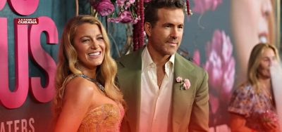 Ryan Reynolds pidió respaldo público para Blake Lively durante la promoción de It Ends With Us, mientras los documentos judiciales distinguen reputación y responsabilidad legal.